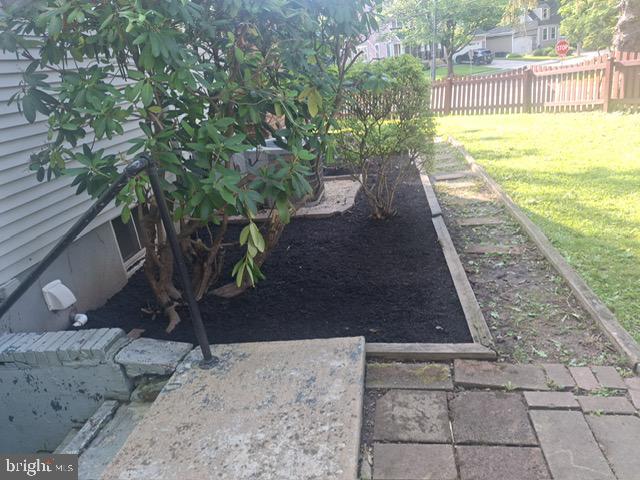 10831 CREST STREET