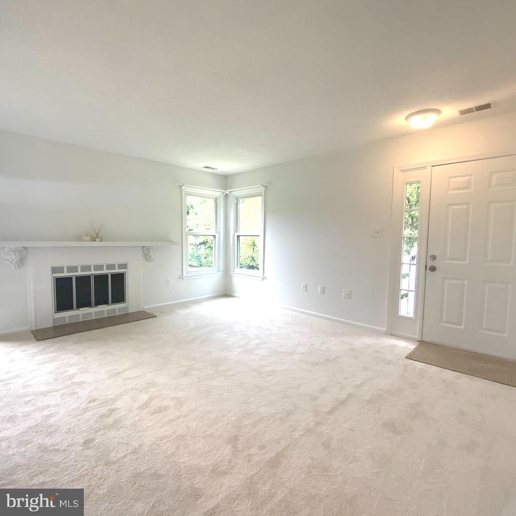 7594 LAKESIDE VILLAGE DRIVE M 7594M
