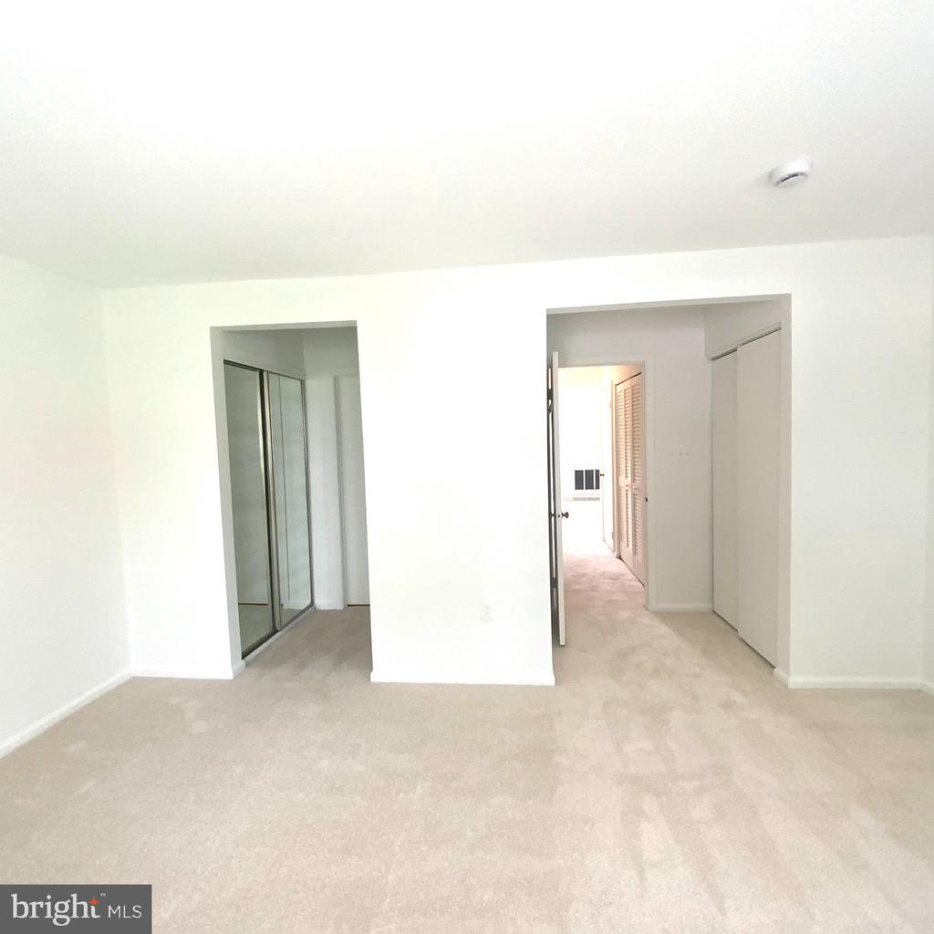 7594 LAKESIDE VILLAGE DRIVE M 7594M
