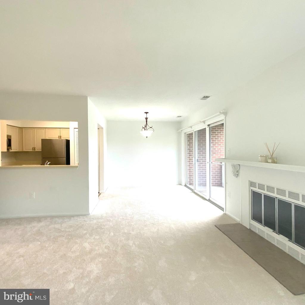 7594 LAKESIDE VILLAGE DRIVE M 7594M