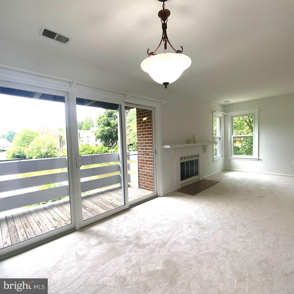 7594 LAKESIDE VILLAGE DRIVE M 7594M