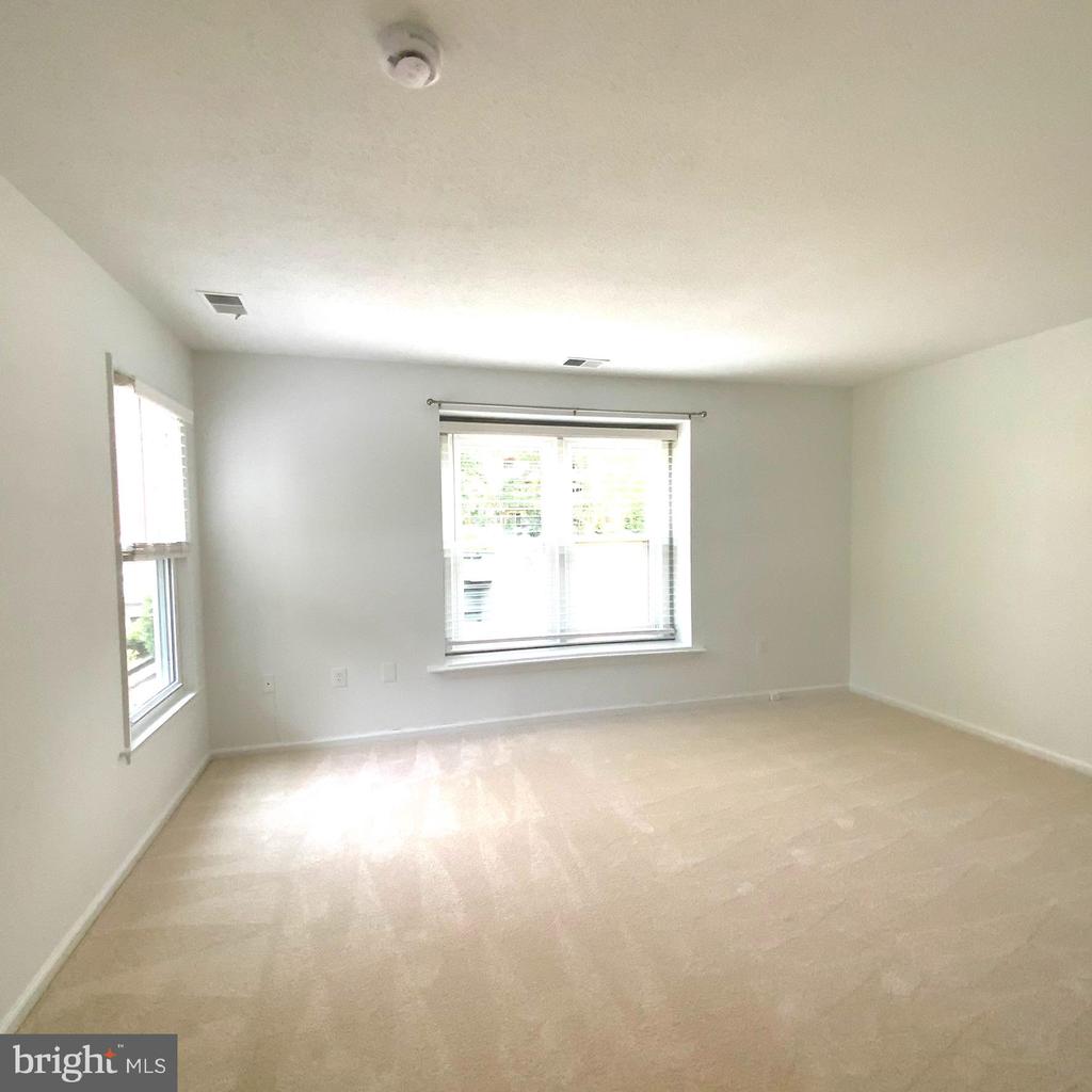 7594 LAKESIDE VILLAGE DRIVE M 7594M