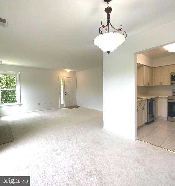 7594 LAKESIDE VILLAGE DRIVE M 7594M