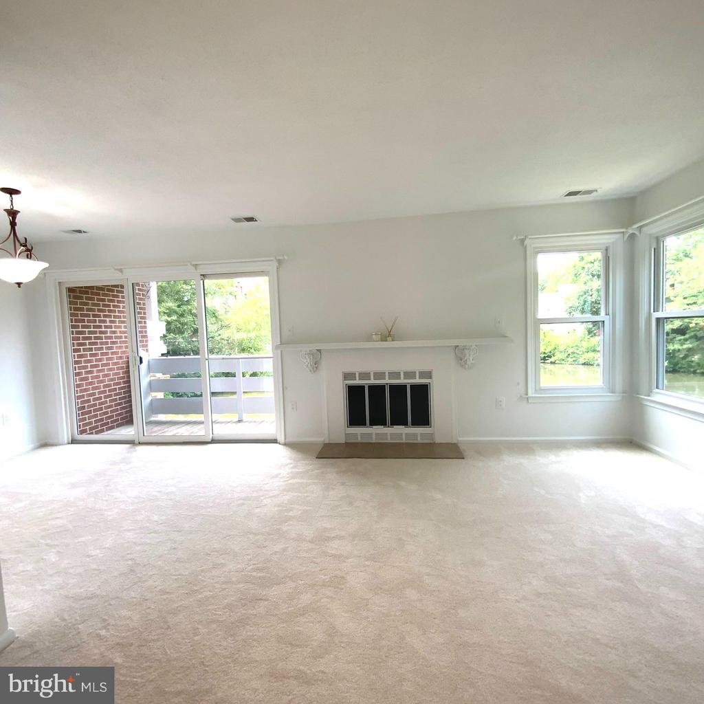 7594 LAKESIDE VILLAGE DRIVE M 7594M