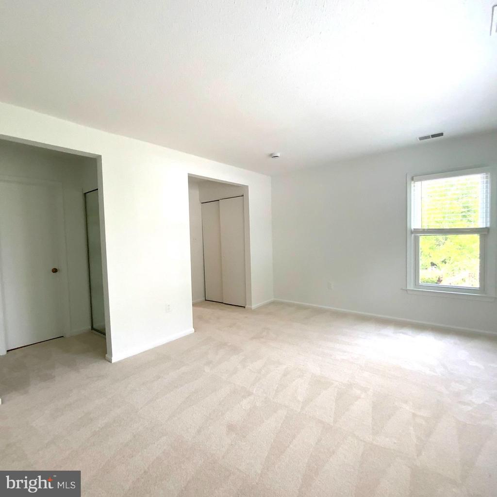 7594 LAKESIDE VILLAGE DRIVE M 7594M