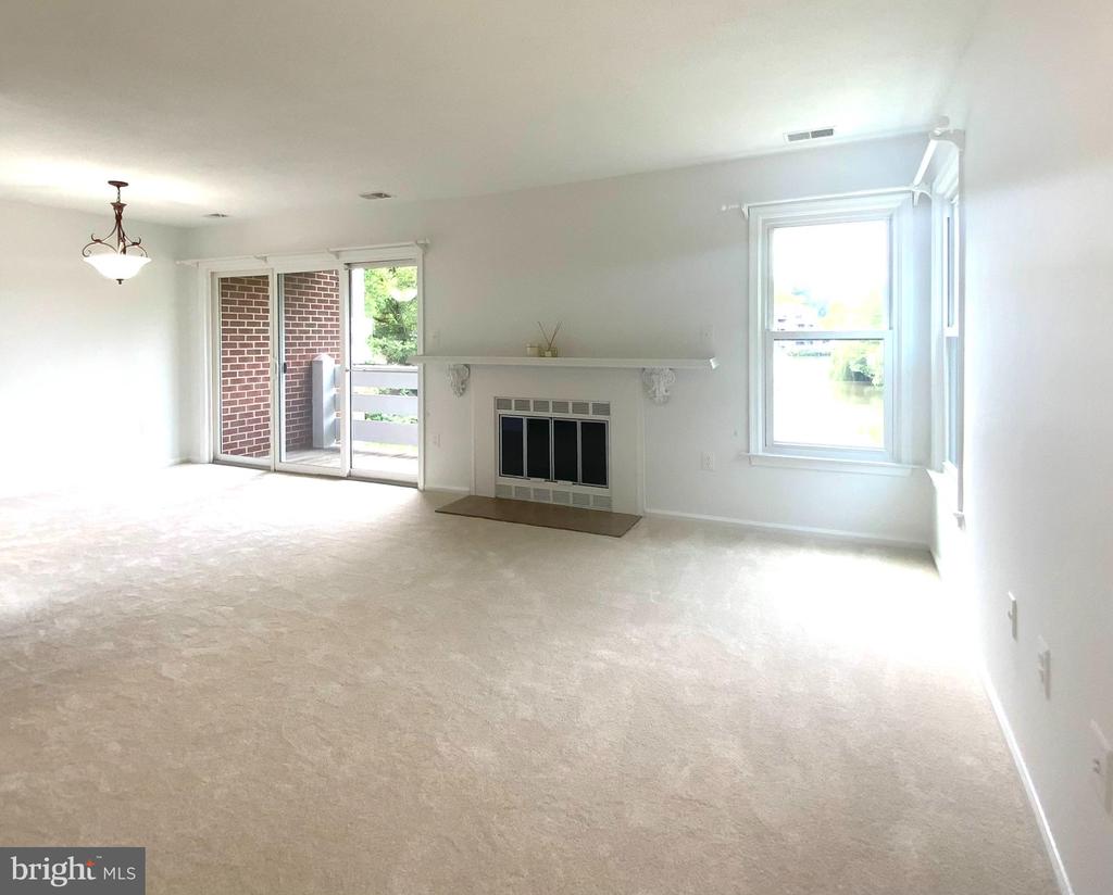 7594 LAKESIDE VILLAGE DRIVE M 7594M