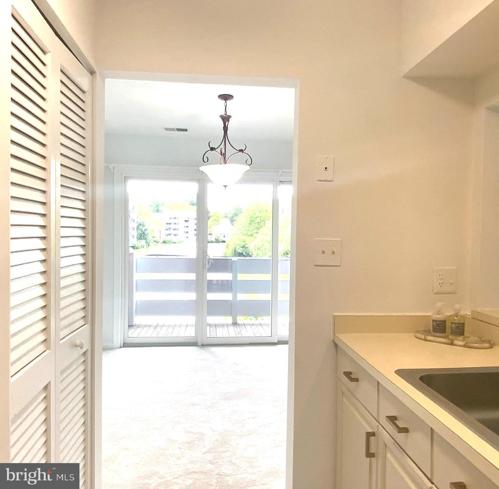 7594 LAKESIDE VILLAGE DRIVE M 7594M