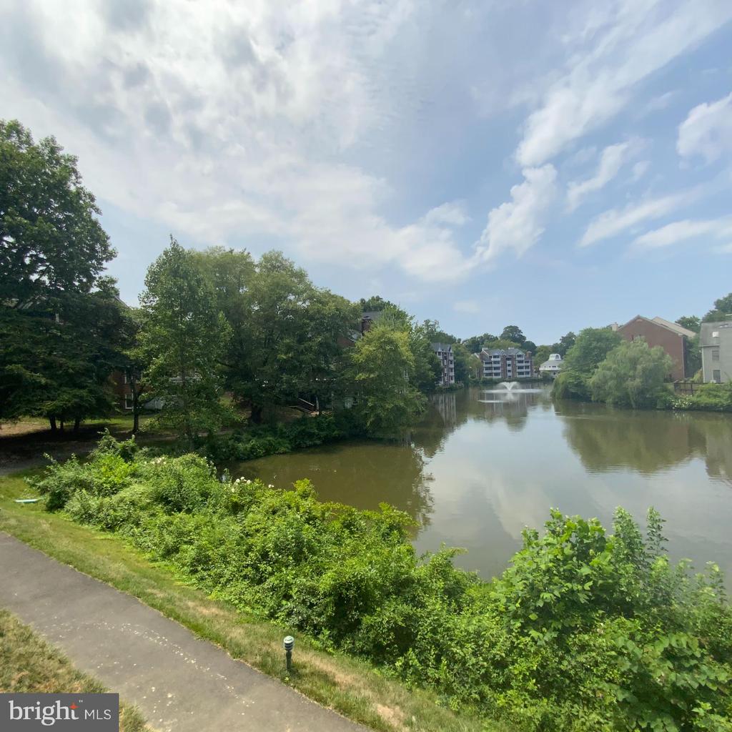 7594 LAKESIDE VILLAGE DRIVE M 7594M