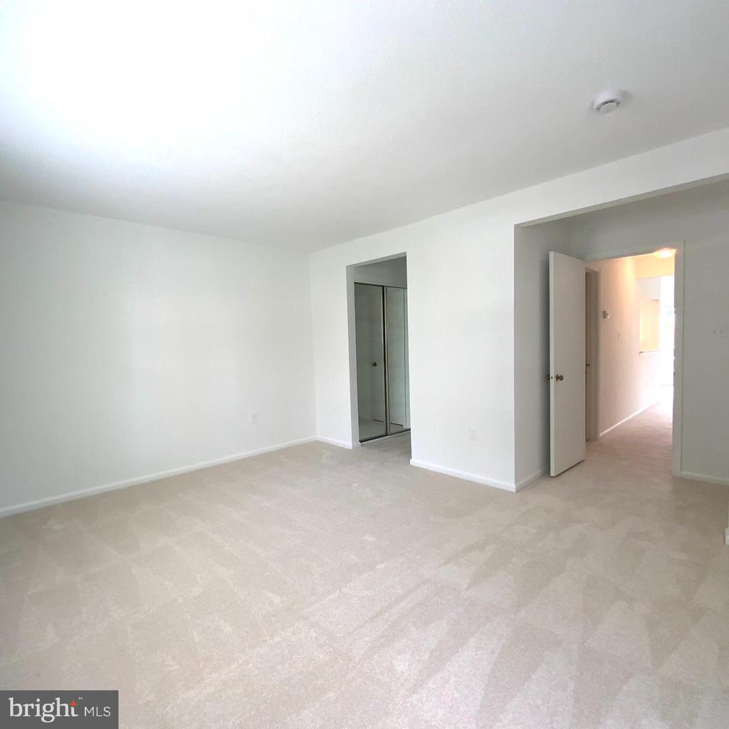 7594 LAKESIDE VILLAGE DRIVE M 7594M