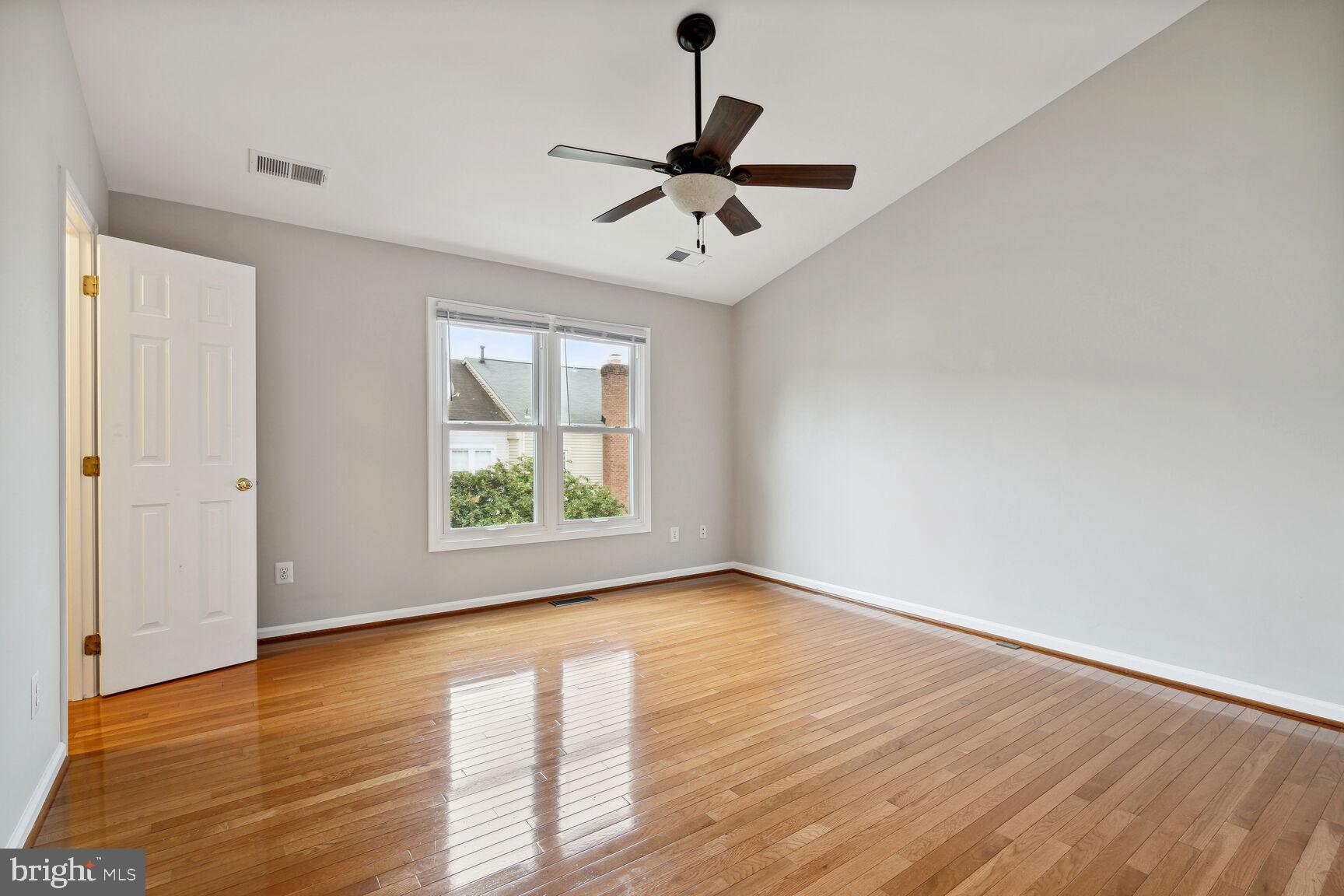 5104 WOODFIELD DRIVE