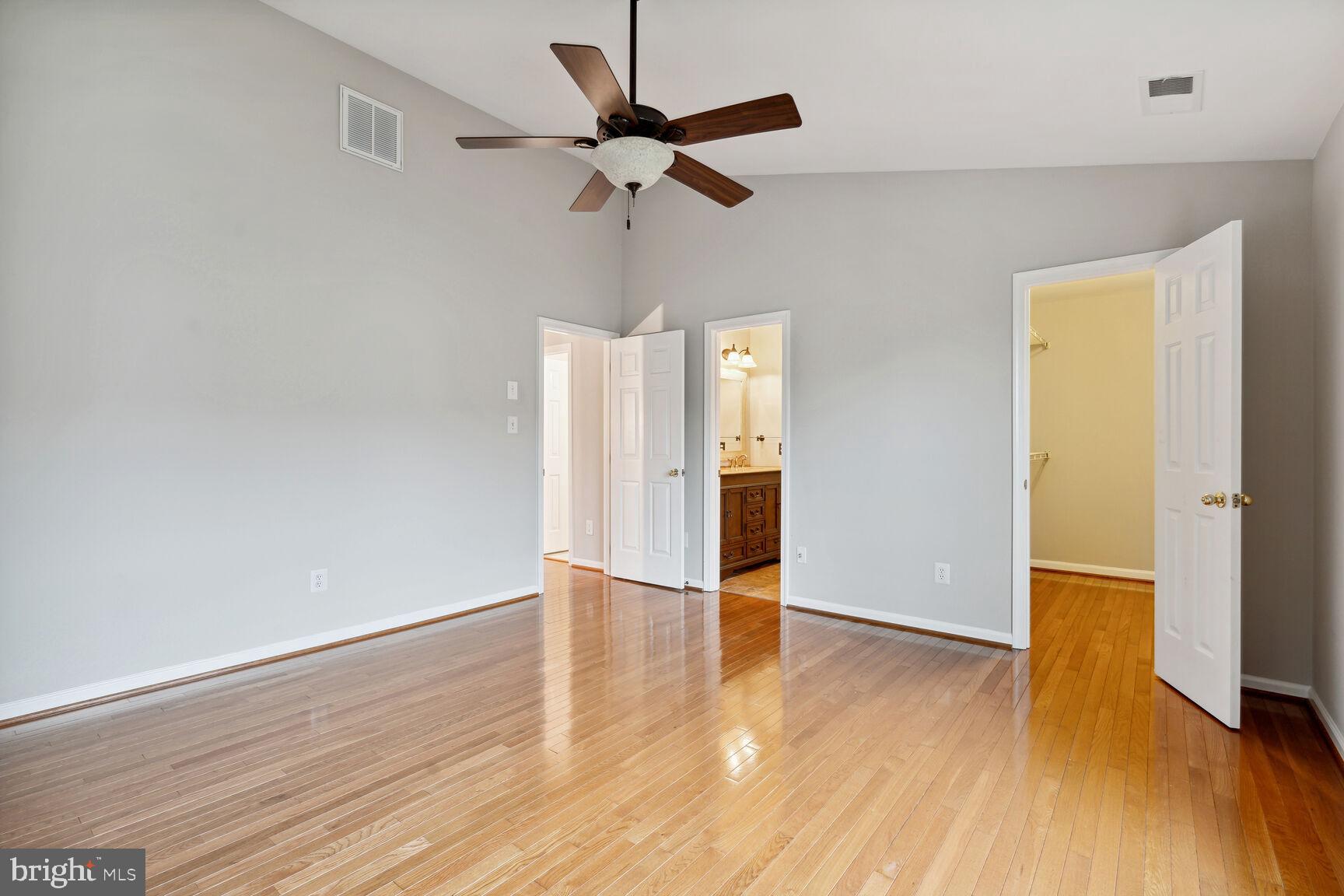 5104 WOODFIELD DRIVE