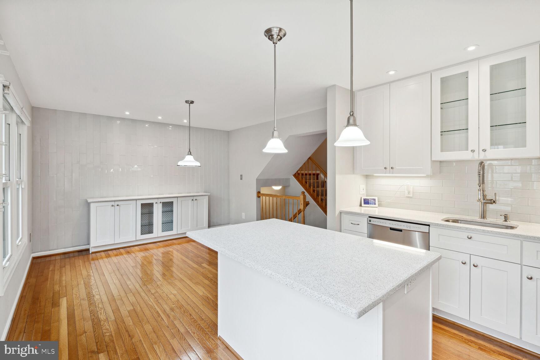 5104 WOODFIELD DRIVE