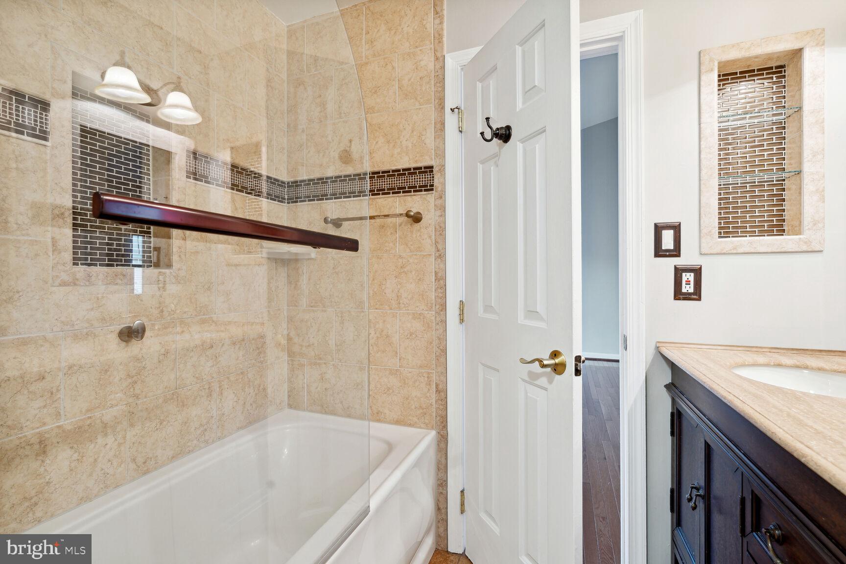 5104 WOODFIELD DRIVE