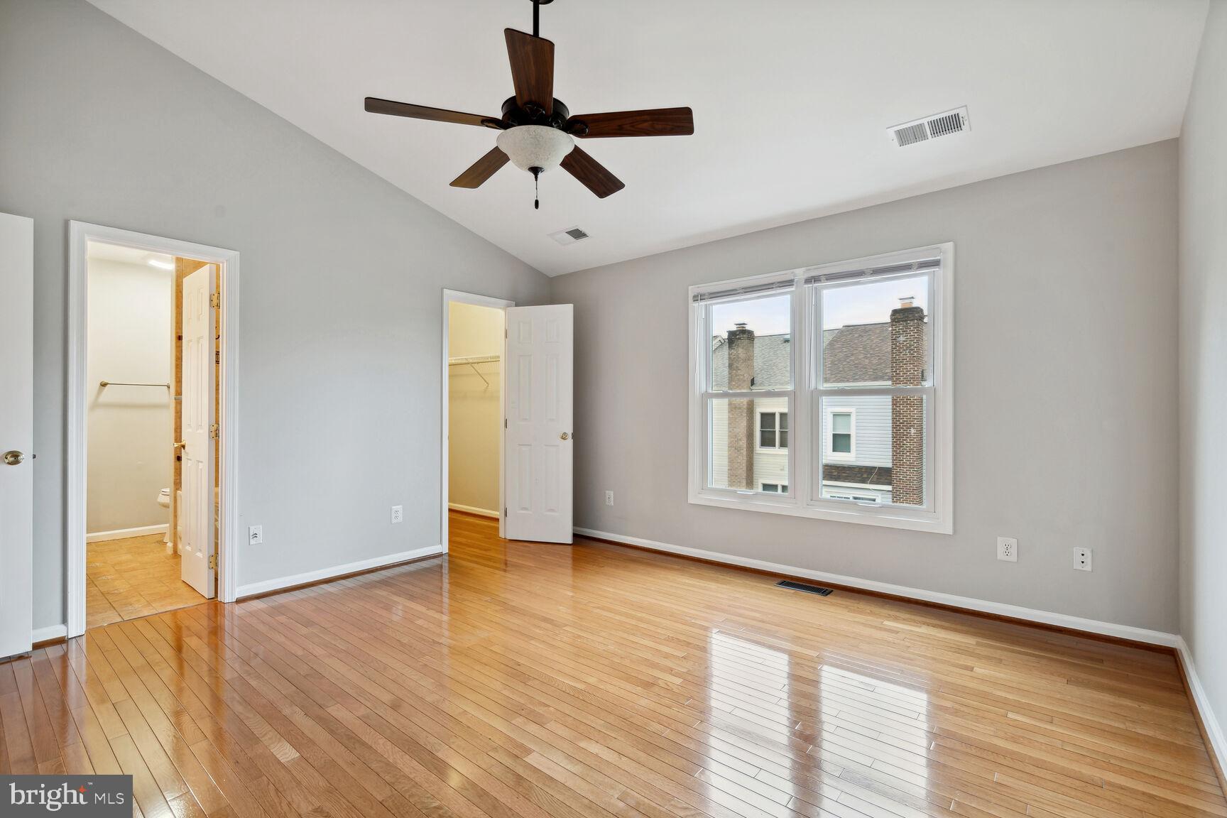 5104 WOODFIELD DRIVE