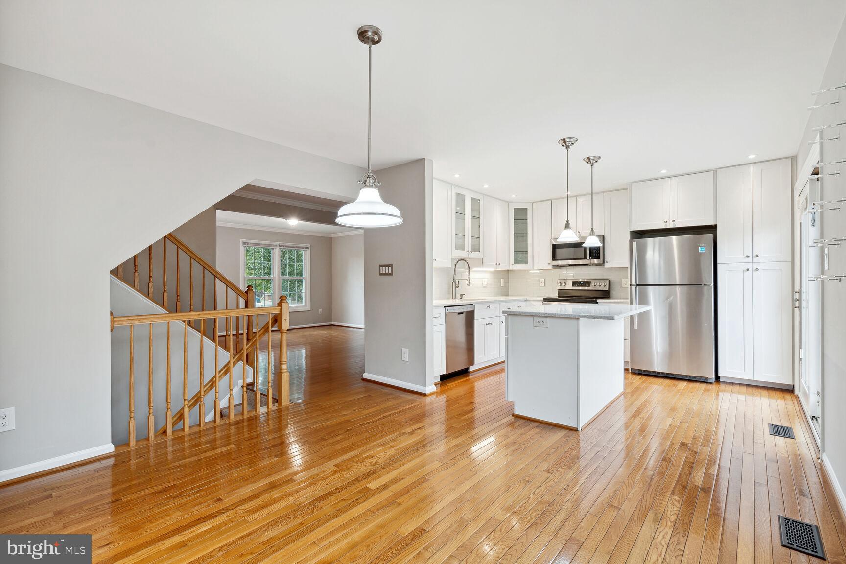 5104 WOODFIELD DRIVE
