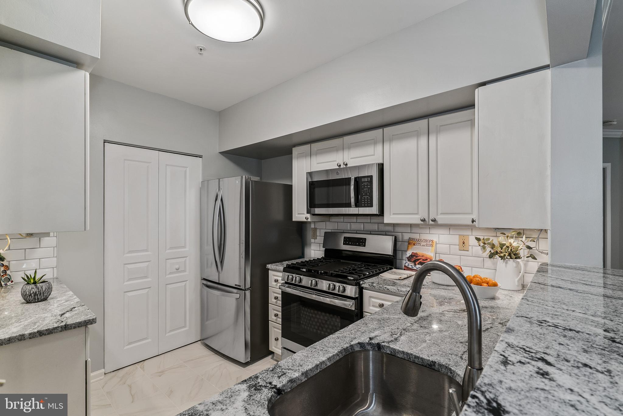 12913 ALTON SQUARE 206