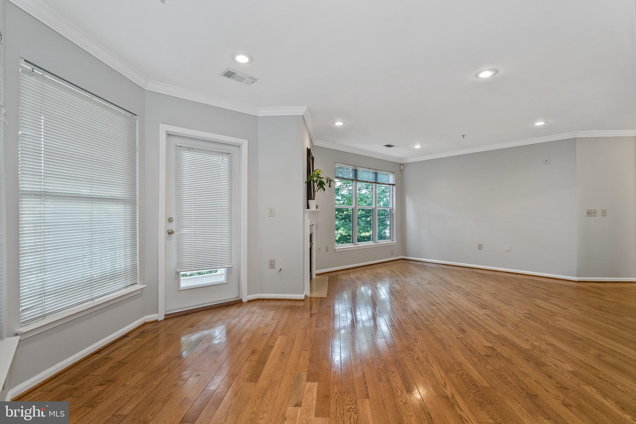 12913 ALTON SQUARE 206
