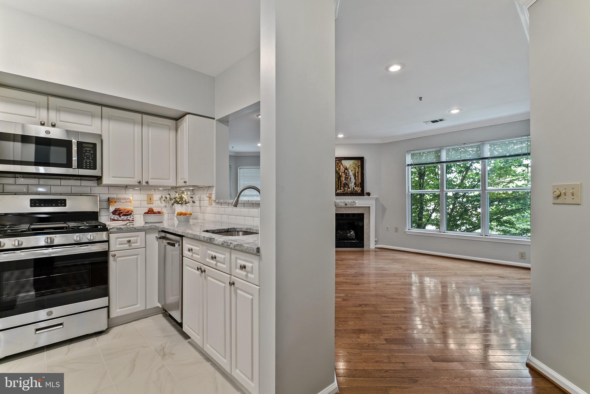 12913 ALTON SQUARE 206