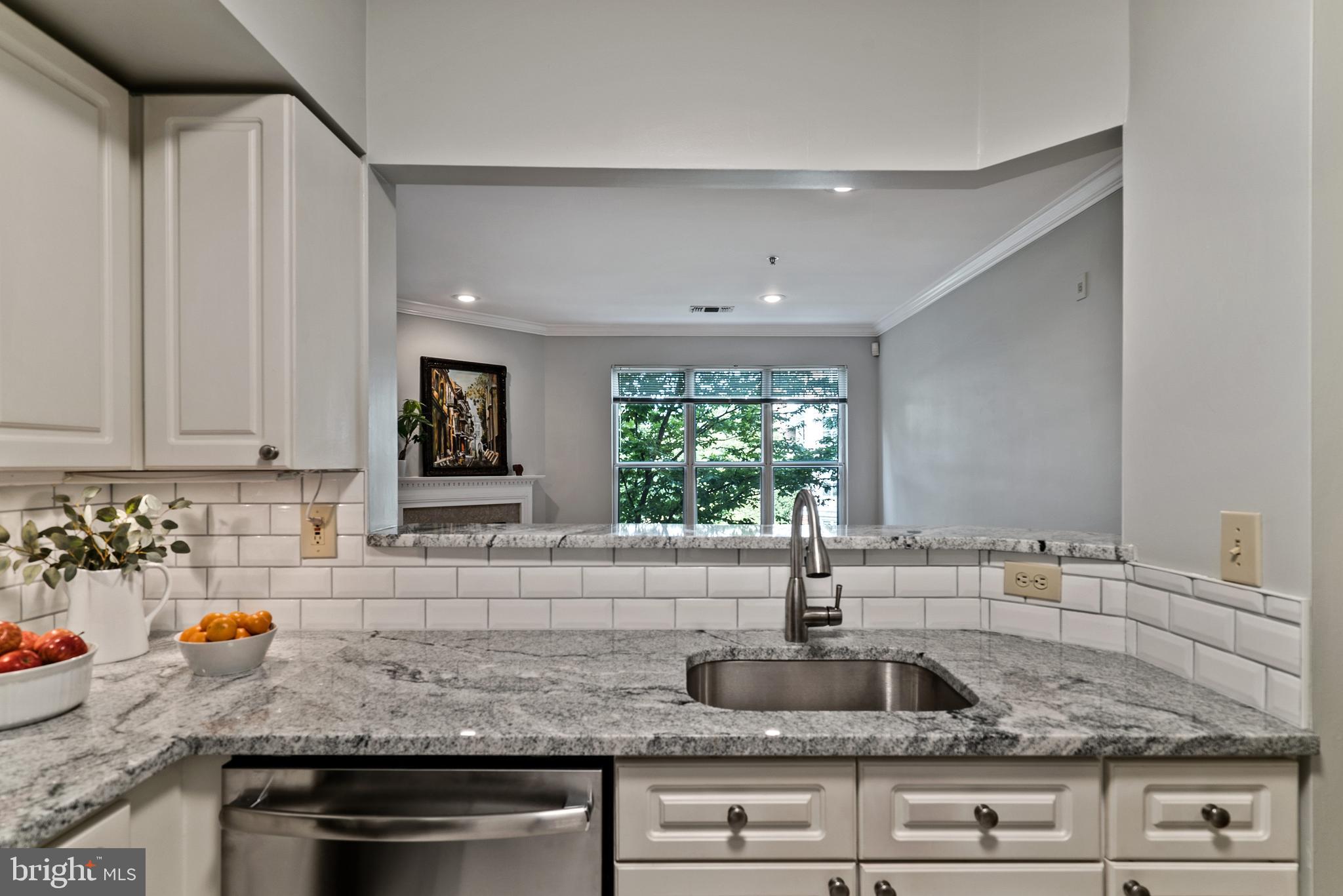 12913 ALTON SQUARE 206