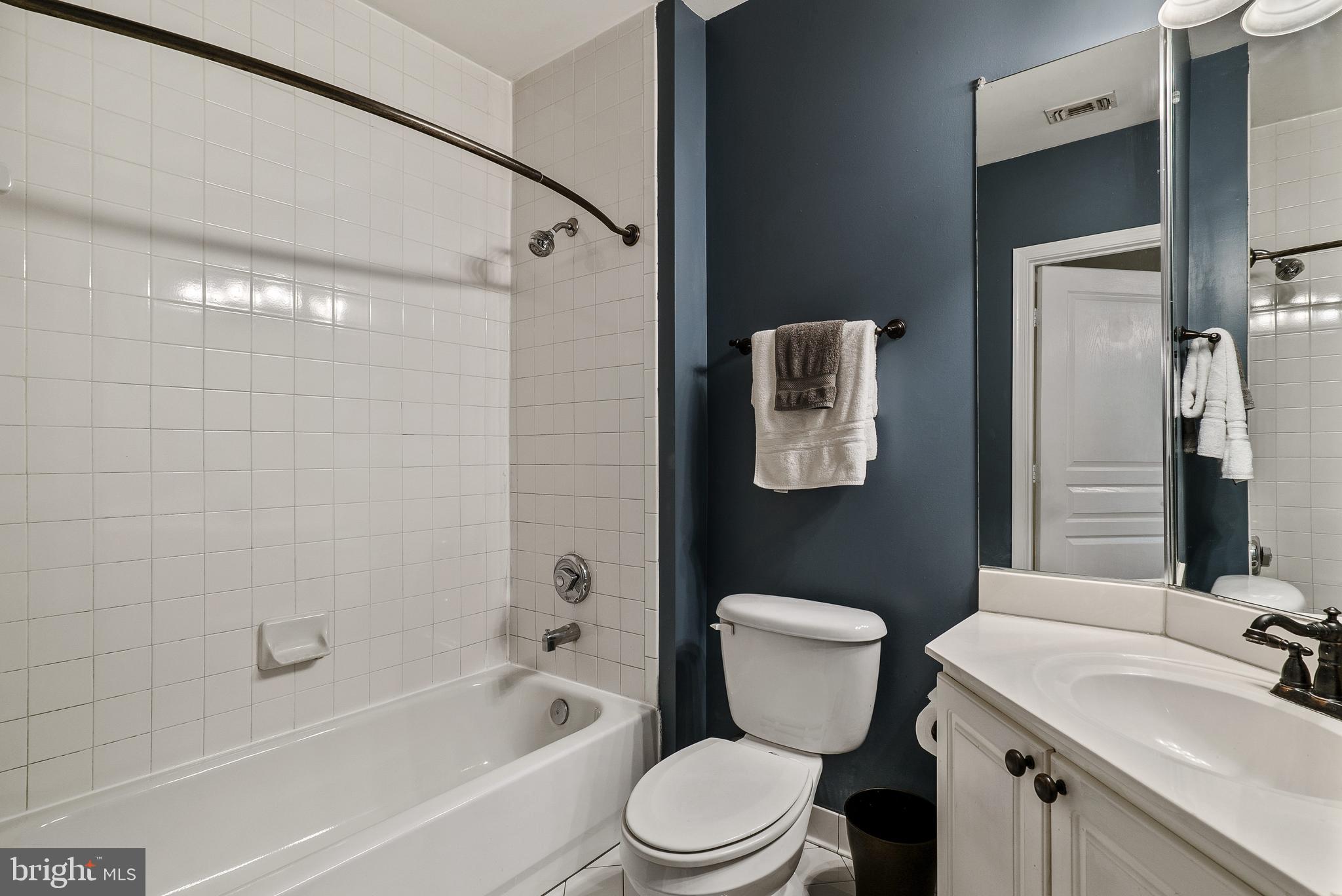12913 ALTON SQUARE 206