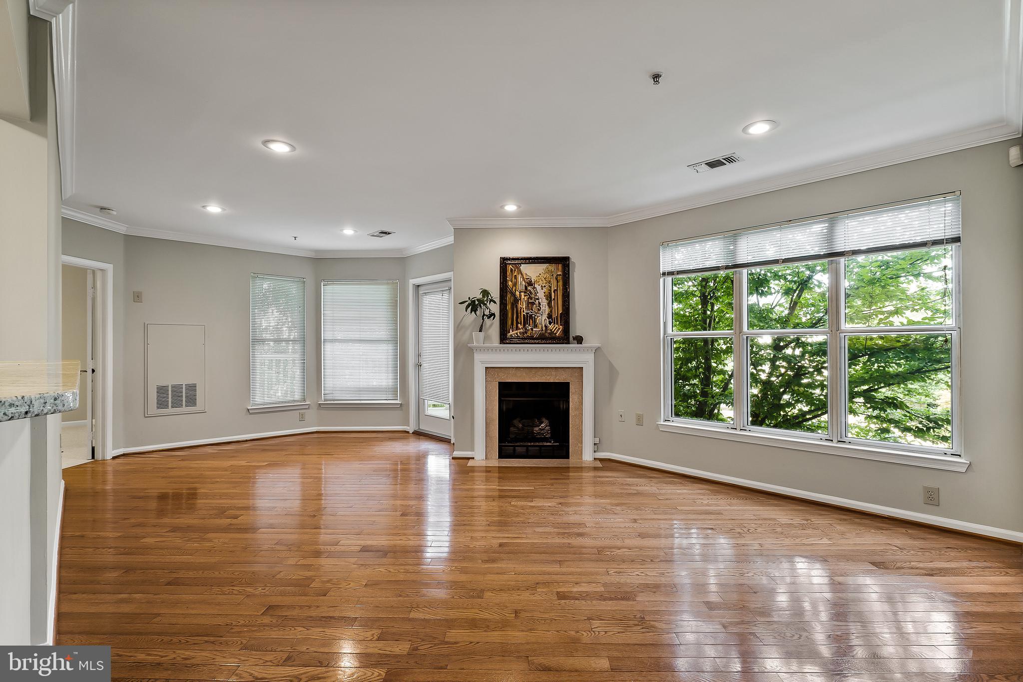 12913 ALTON SQUARE 206