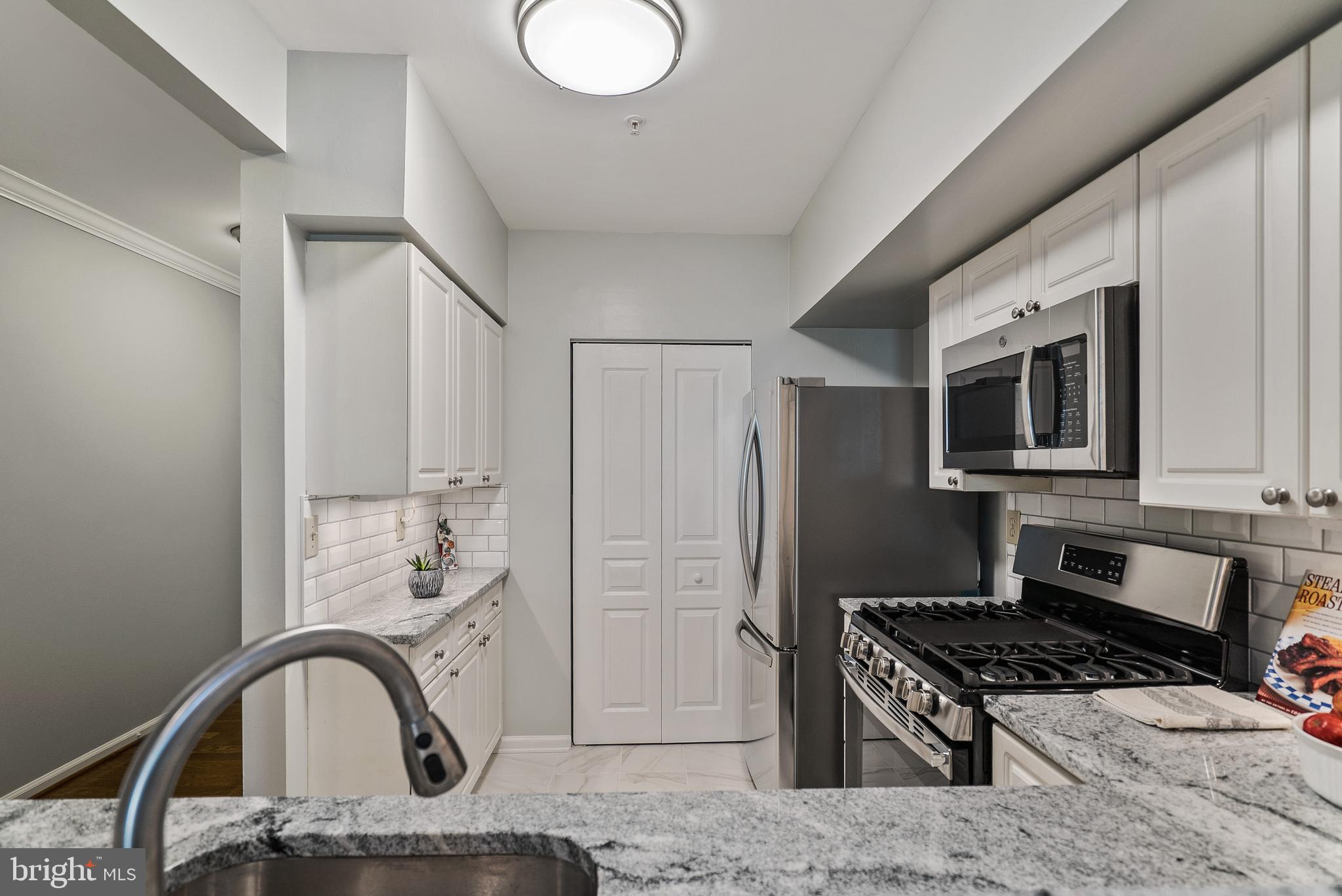 12913 ALTON SQUARE 206