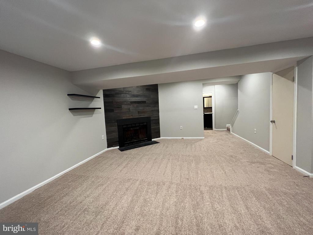 5508 LAKEWHITE COURT
