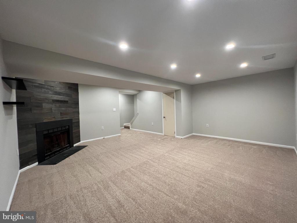5508 LAKEWHITE COURT