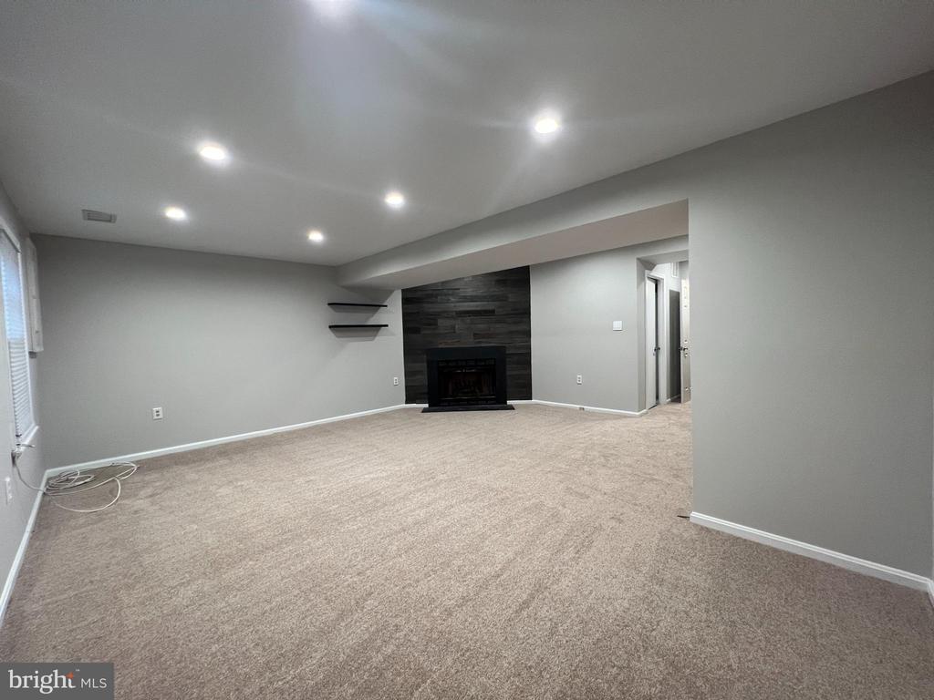 5508 LAKEWHITE COURT