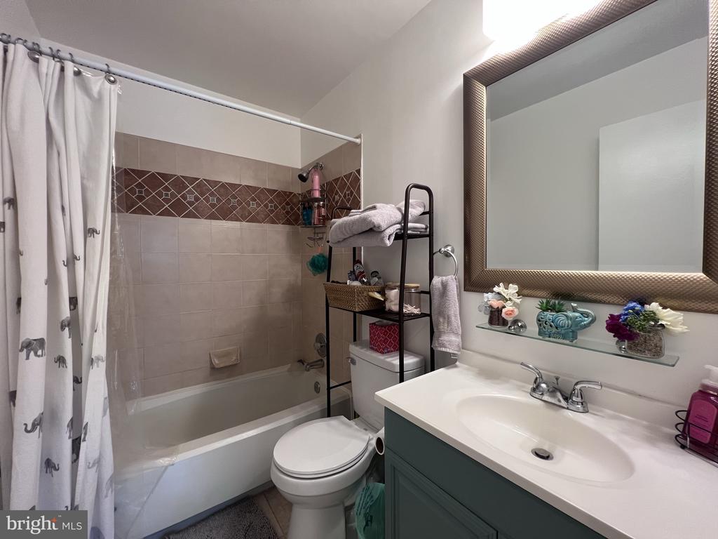 4128 PLACID LAKE COURT 64B