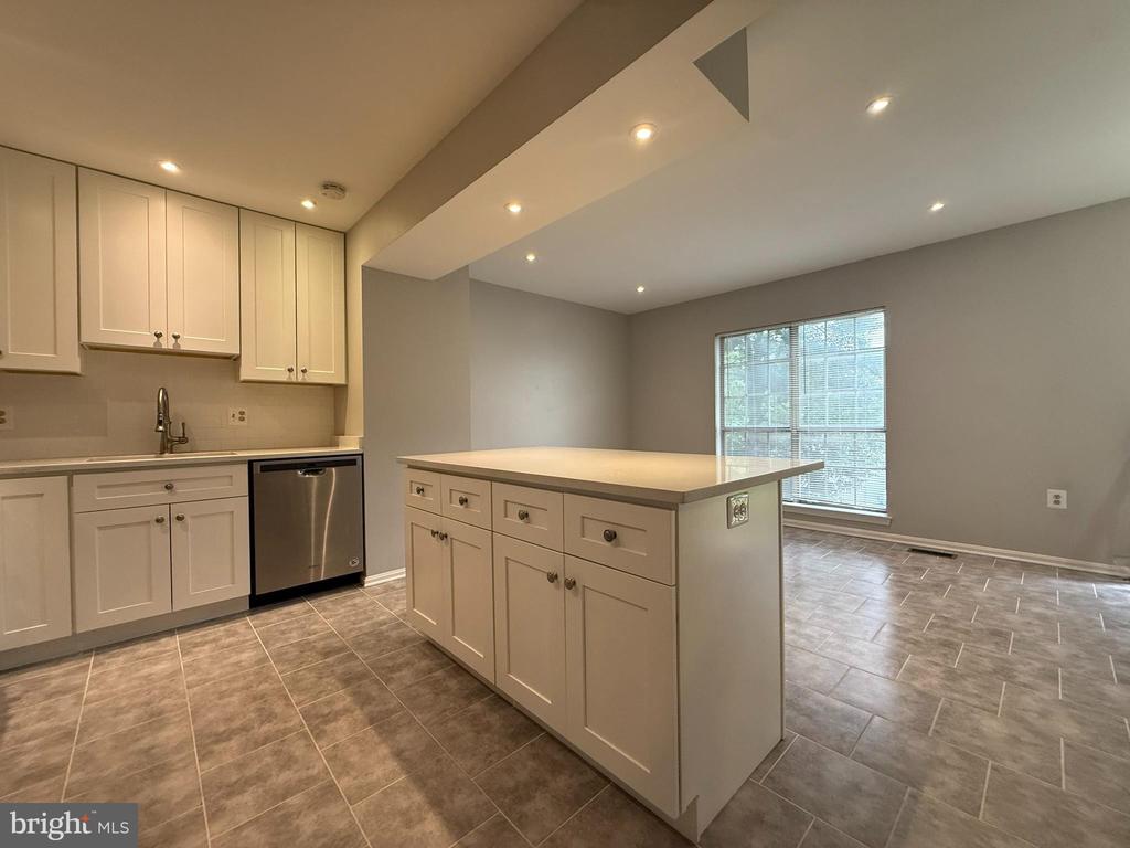 3311 KINFOLK COURT