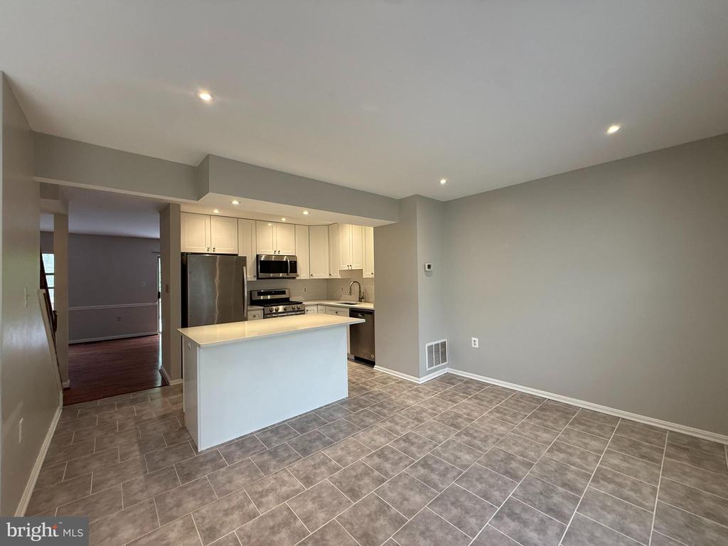 3311 KINFOLK COURT