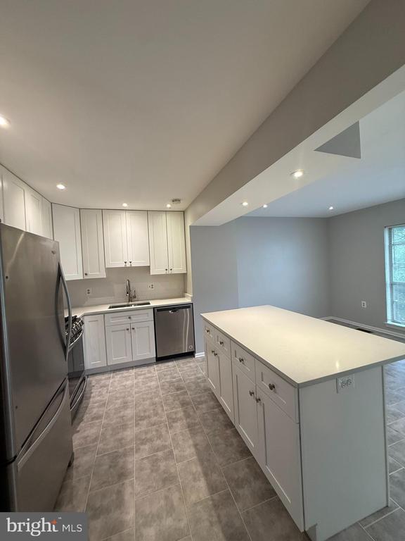 3311 KINFOLK COURT