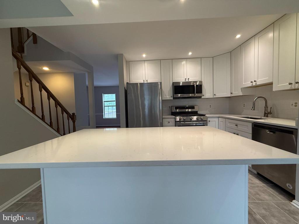3311 KINFOLK COURT