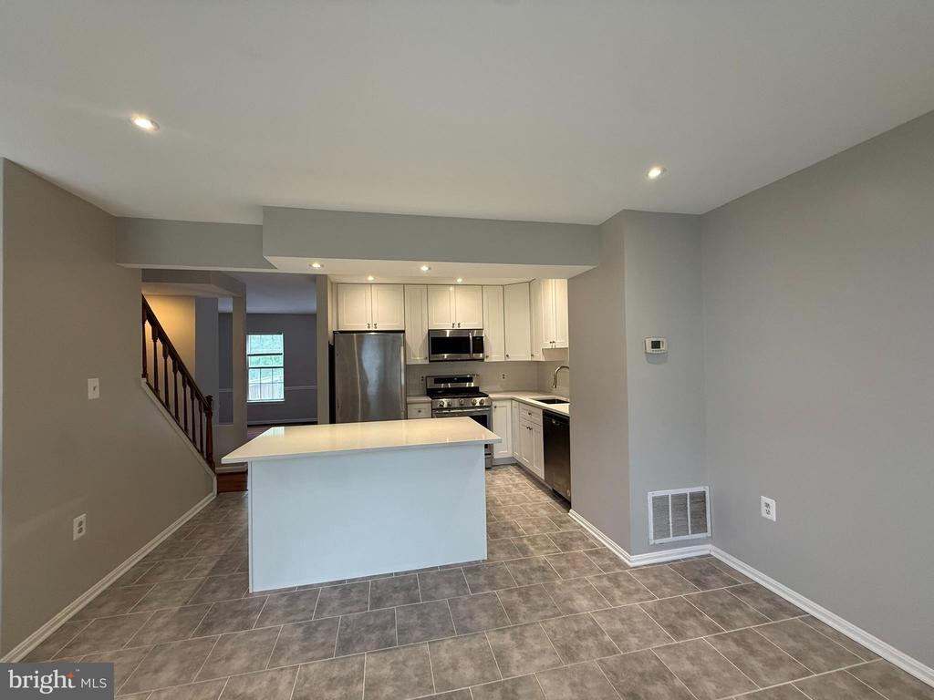 3311 KINFOLK COURT