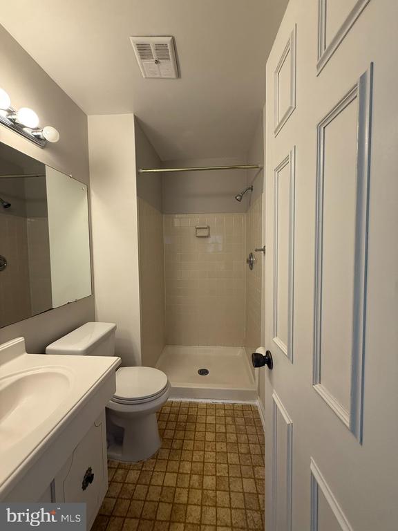 3311 KINFOLK COURT