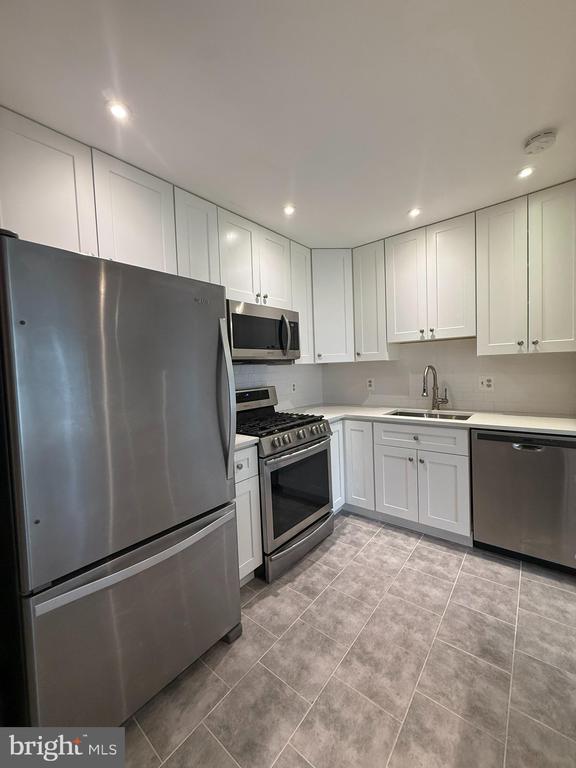 3311 KINFOLK COURT