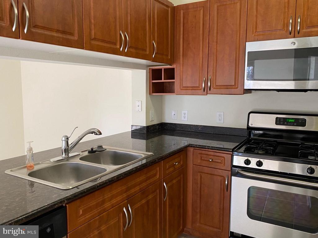 12148 GARDEN GROVE CIRCLE 203