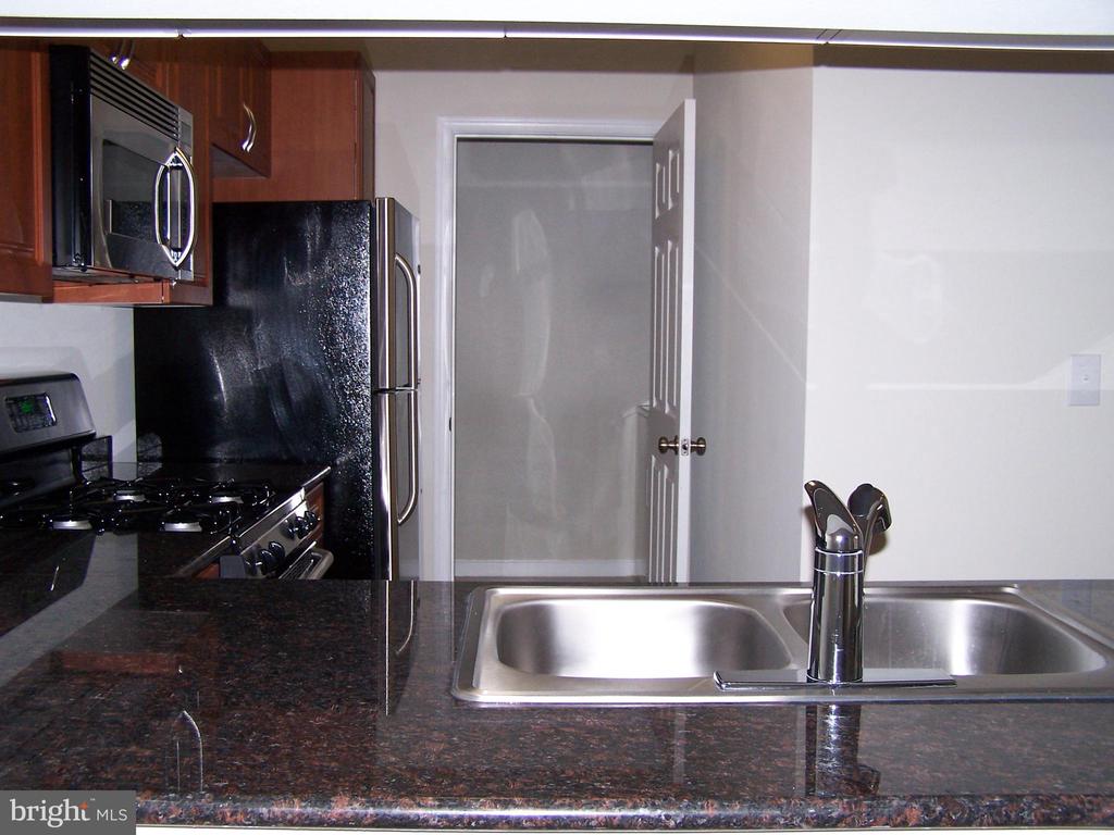 12148 GARDEN GROVE CIRCLE 203