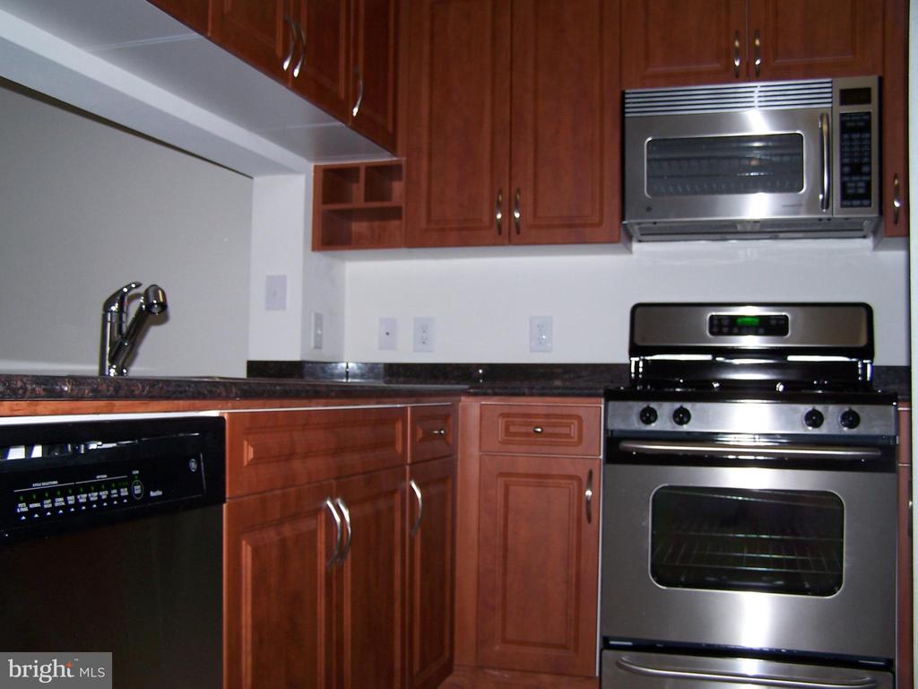 12148 GARDEN GROVE CIRCLE 203