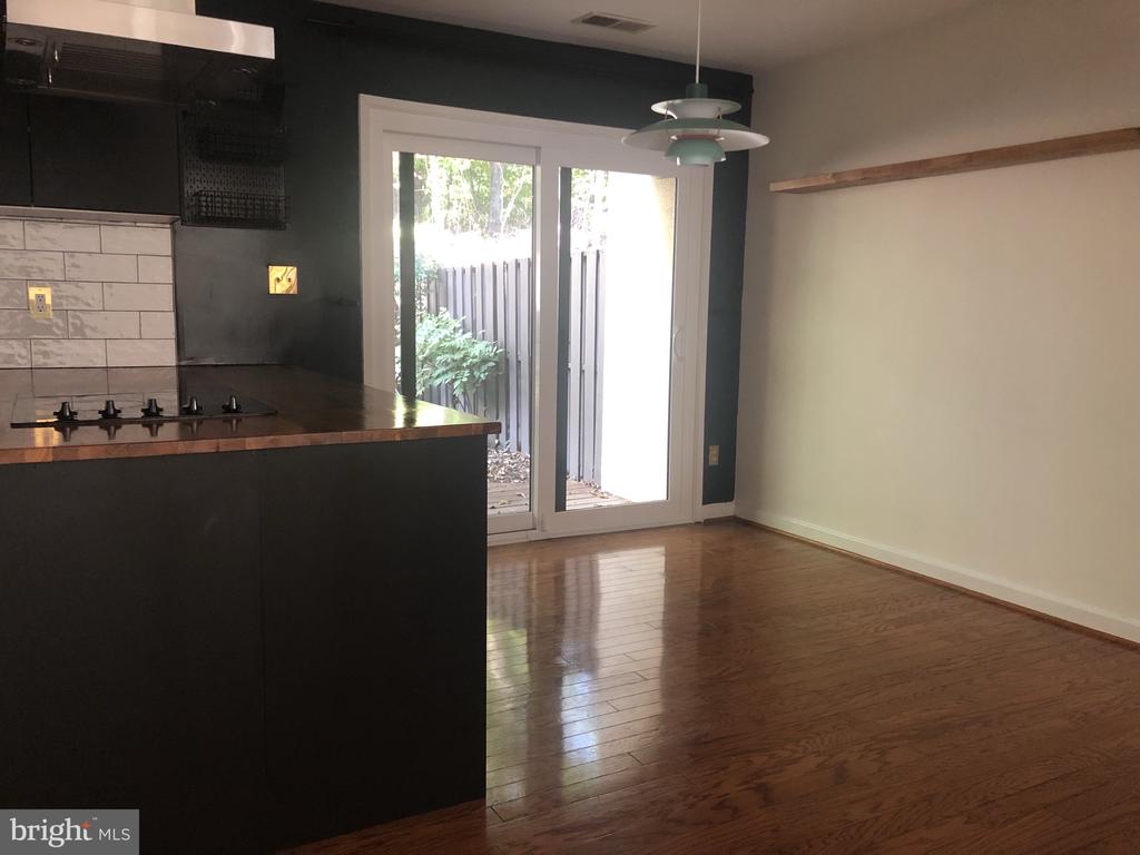 2254 COPPERSMITH SQUARE