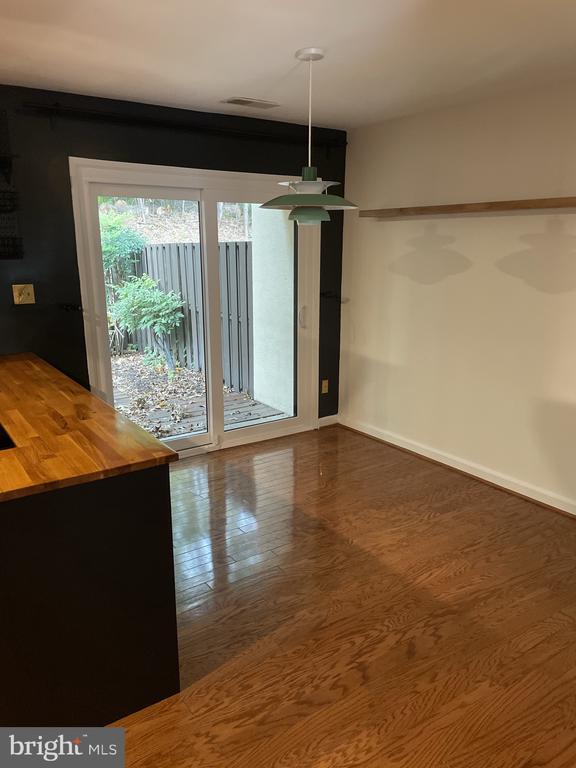 2254 COPPERSMITH SQUARE