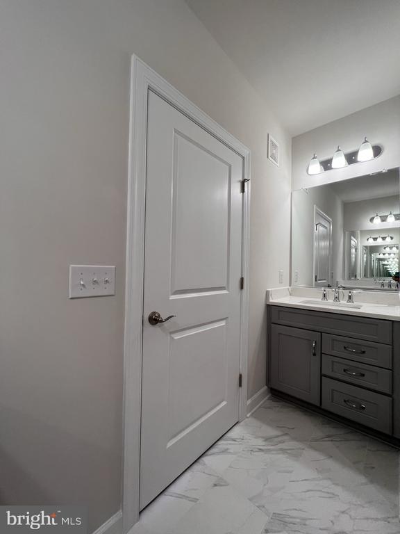 3927 FAIR RIDGE DRIVE 506