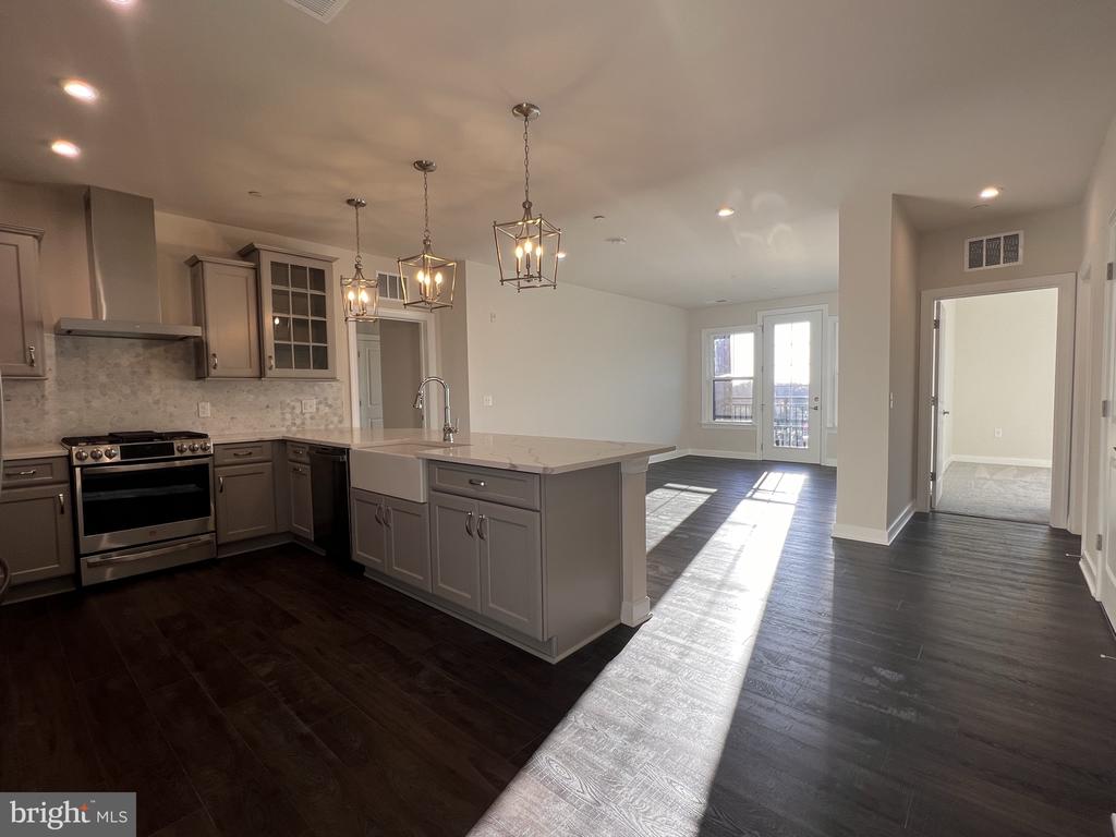 3927 FAIR RIDGE DRIVE 506