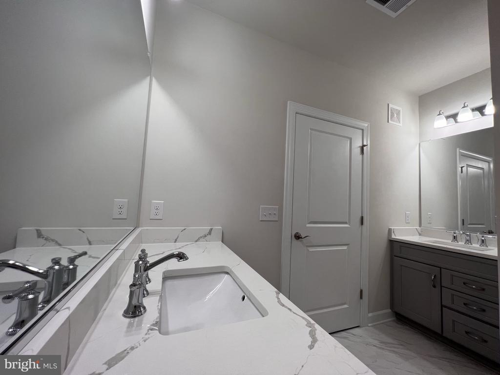 3927 FAIR RIDGE DRIVE 506
