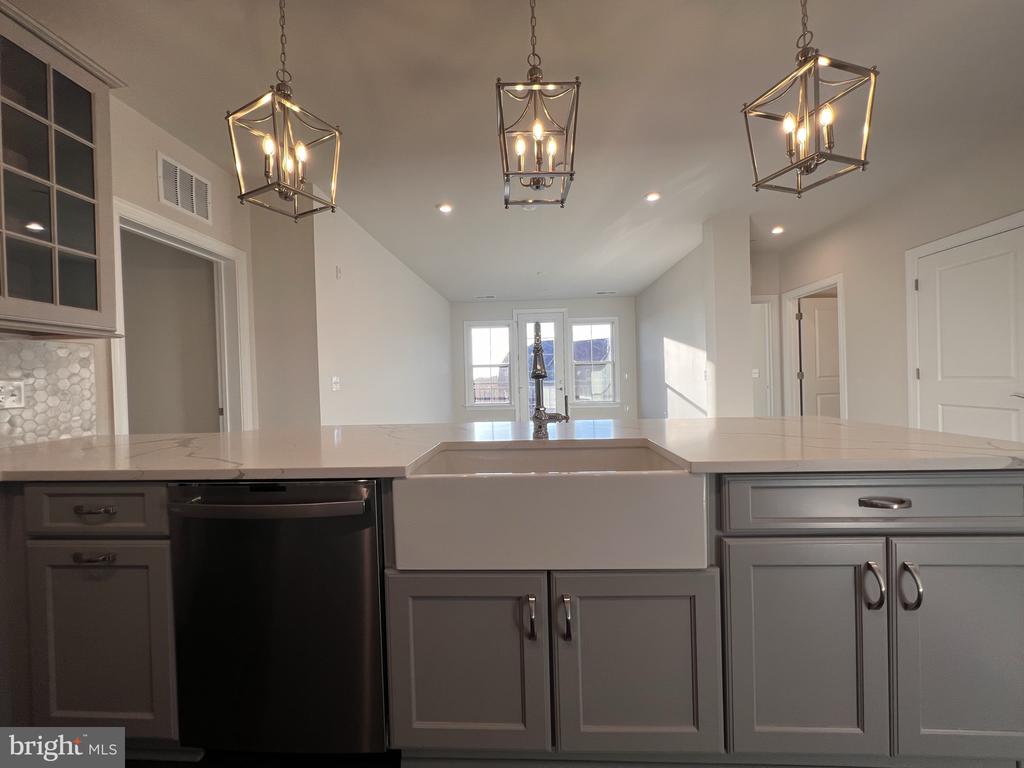 3927 FAIR RIDGE DRIVE 506