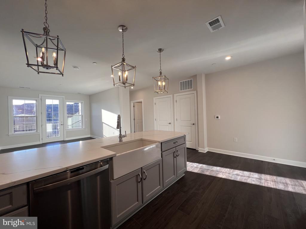 3927 FAIR RIDGE DRIVE 506