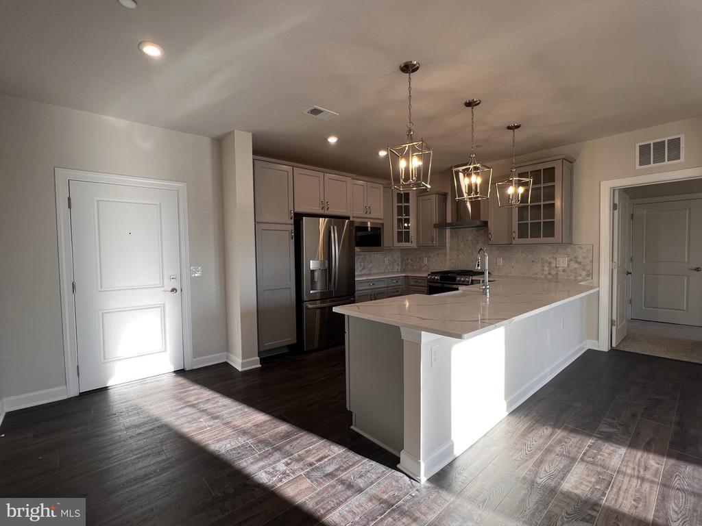 3927 FAIR RIDGE DRIVE 506