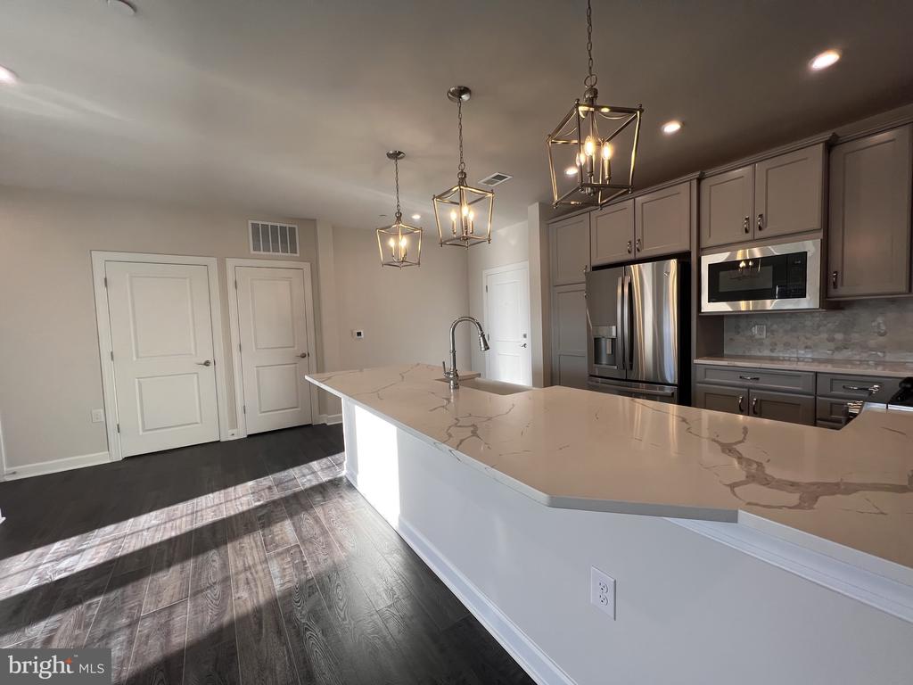 3927 FAIR RIDGE DRIVE 506