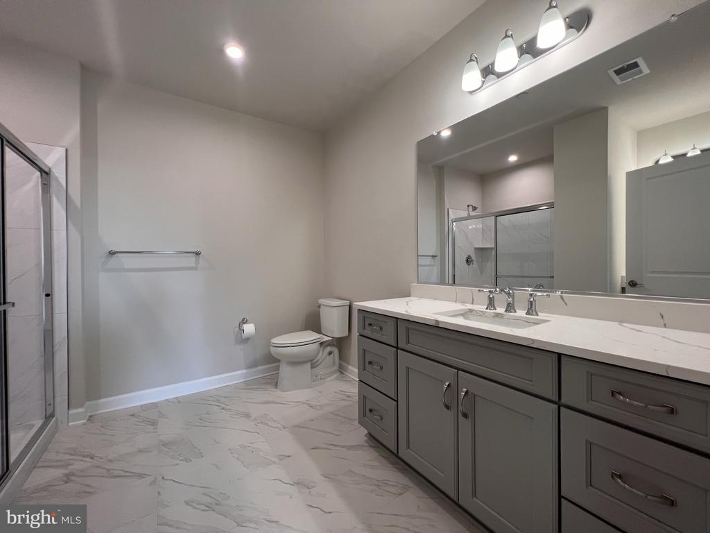 3927 FAIR RIDGE DRIVE 506
